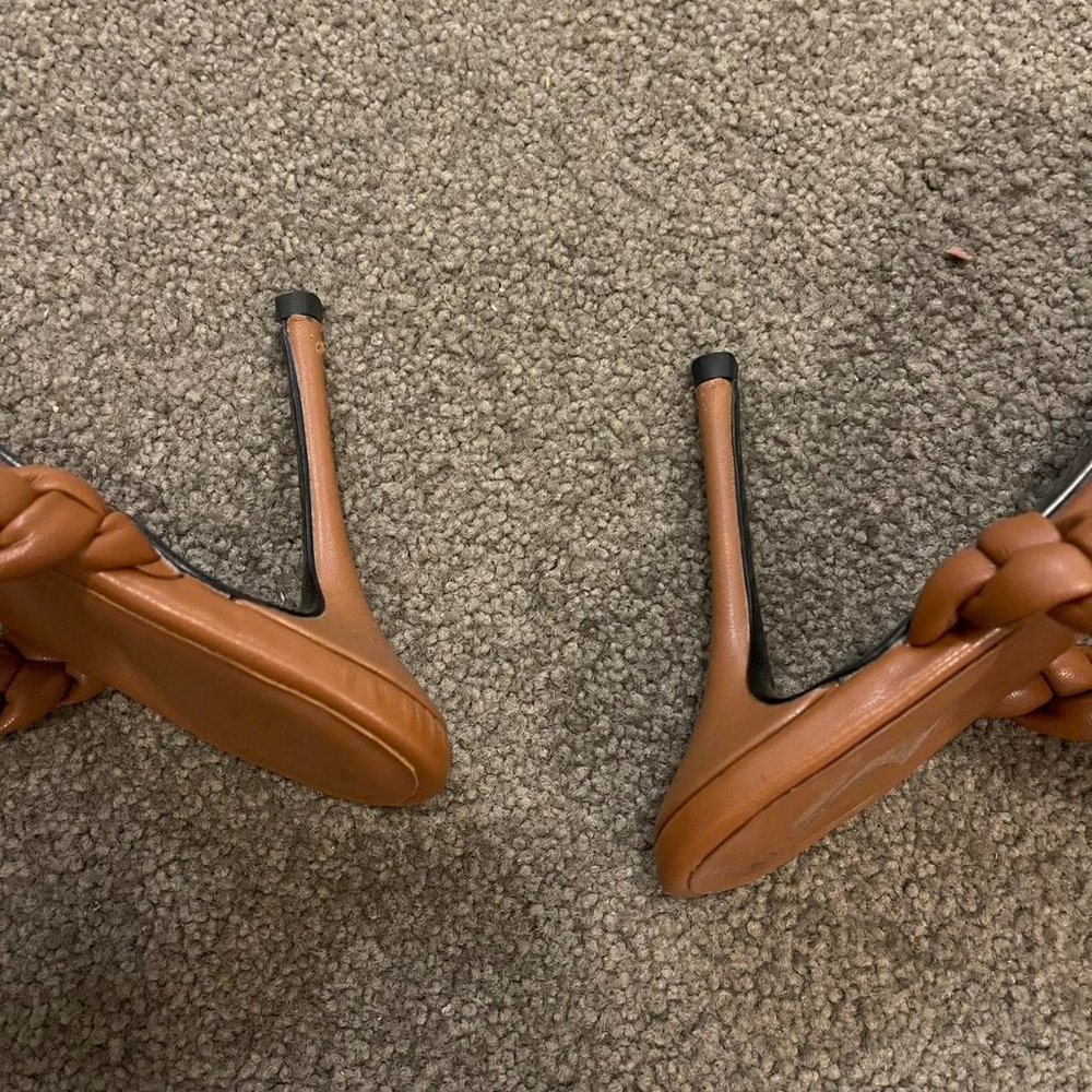 ALIAS MAE HEEL | Size 41 - Picture 4 of 4